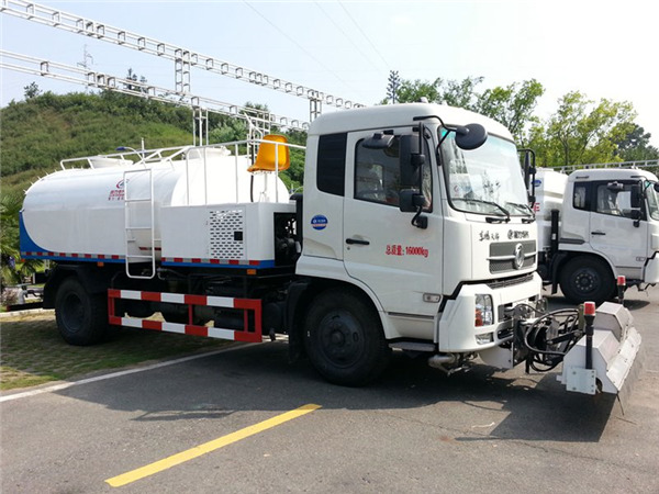 东风天锦路面高压清洗车