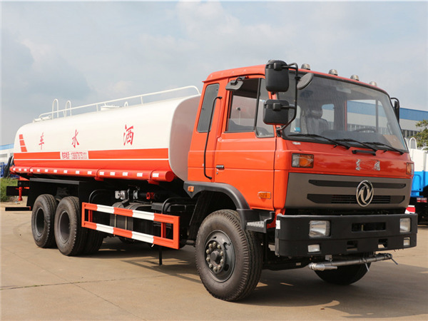 东风153双桥洒水车