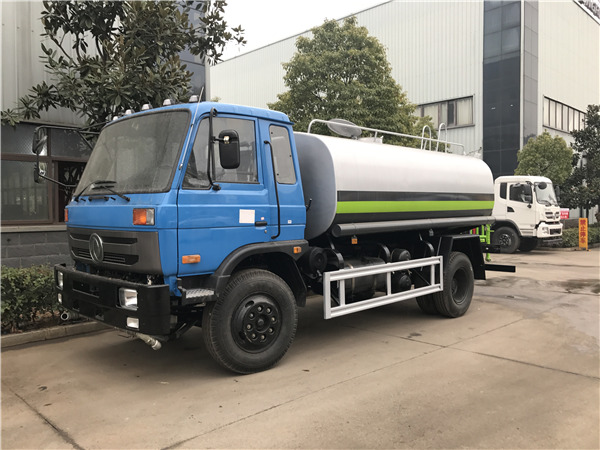 东风145洒水车