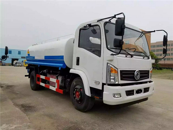 东风华神洒水车