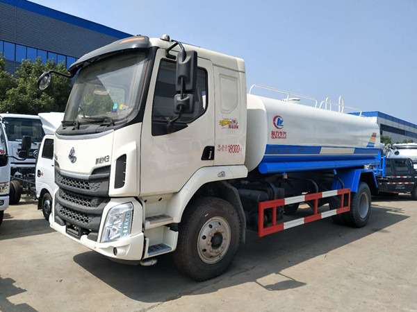 东风柳汽洒水车
