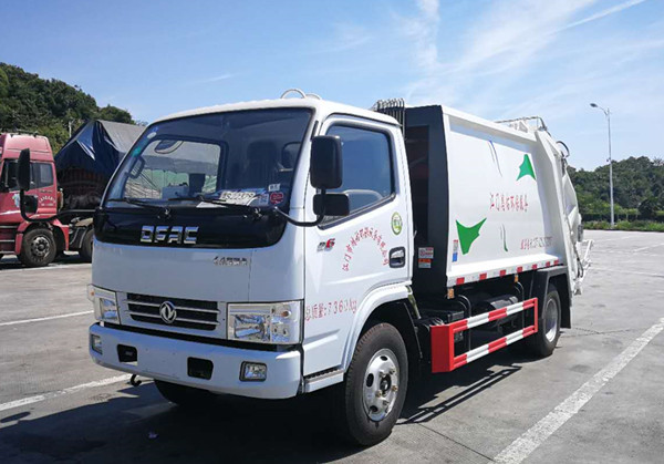 东风小多利卡压缩垃圾车