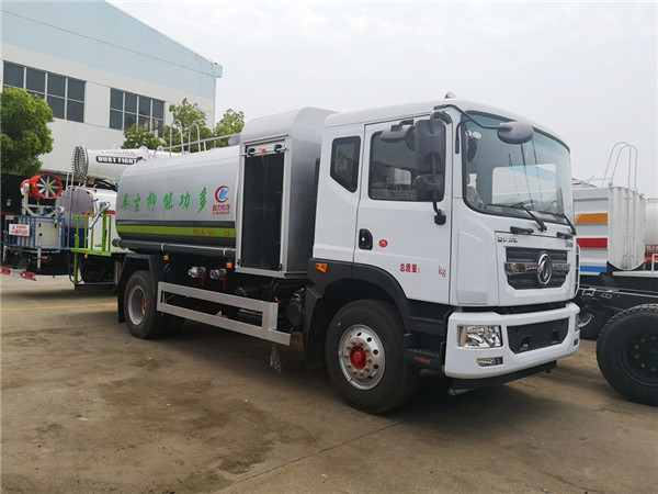 东风D9抑尘车1
