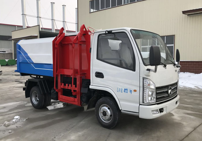 凯马挂桶垃圾车