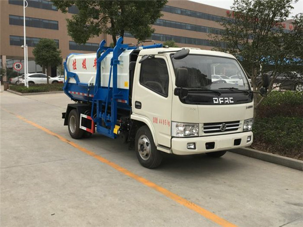 东风小多利卡挂桶垃圾车