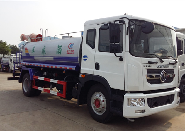 东风多利卡D9洒水车（容积10-12方）