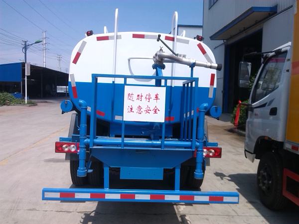 欧马可12方洒水车|高端绿化喷洒车