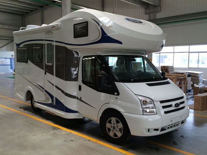 新世代全顺C型房车|程力旅居车