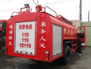 东风4吨消防洒水车