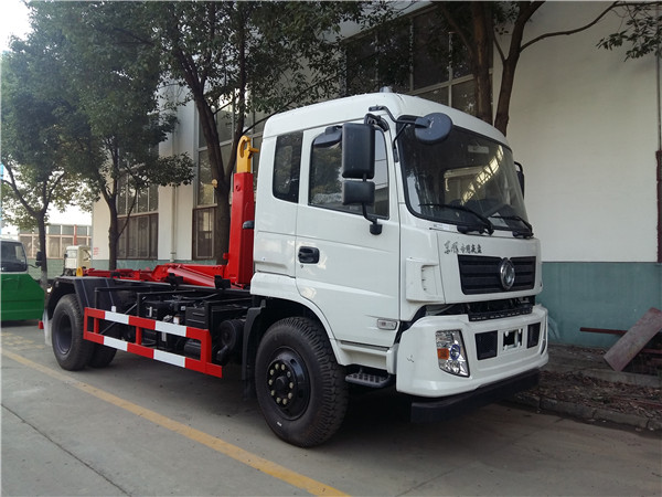 东风145|153钩臂式垃圾车（新款钩臂车）
