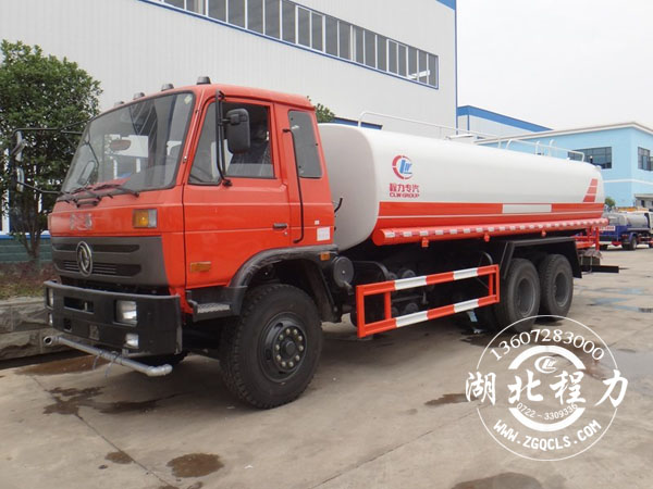 东风后八轮洒水车