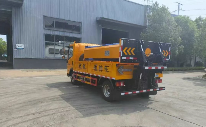 程力防撞缓冲车