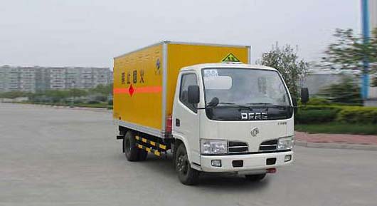 东风小金霸爆破器材运输车