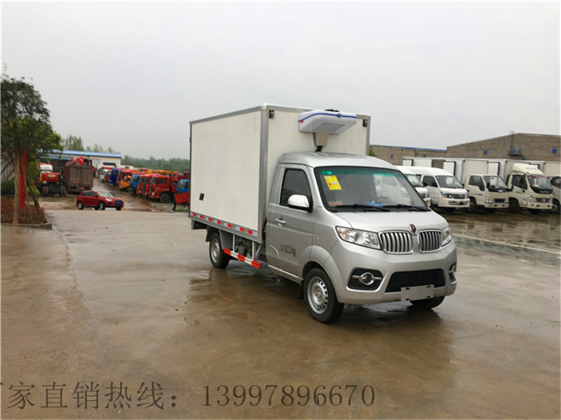 金杯2.85米国五汽油冷藏车
