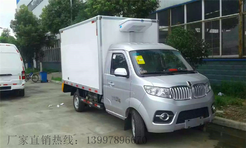 金杯2.85米国五汽油冷藏车