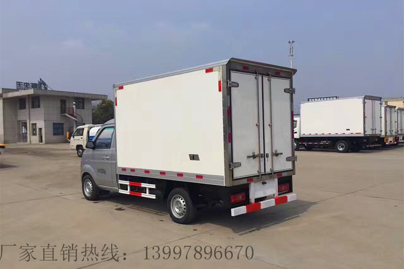 金杯2.85米国五汽油冷藏车