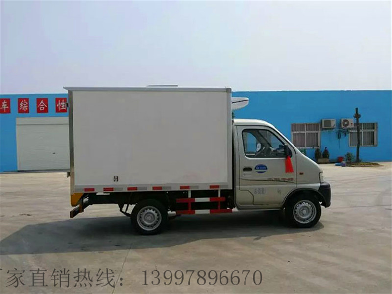 金杯2.85米国五汽油冷藏车