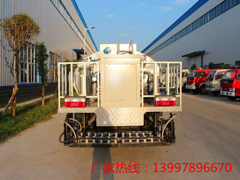 东风4方沥青洒布车