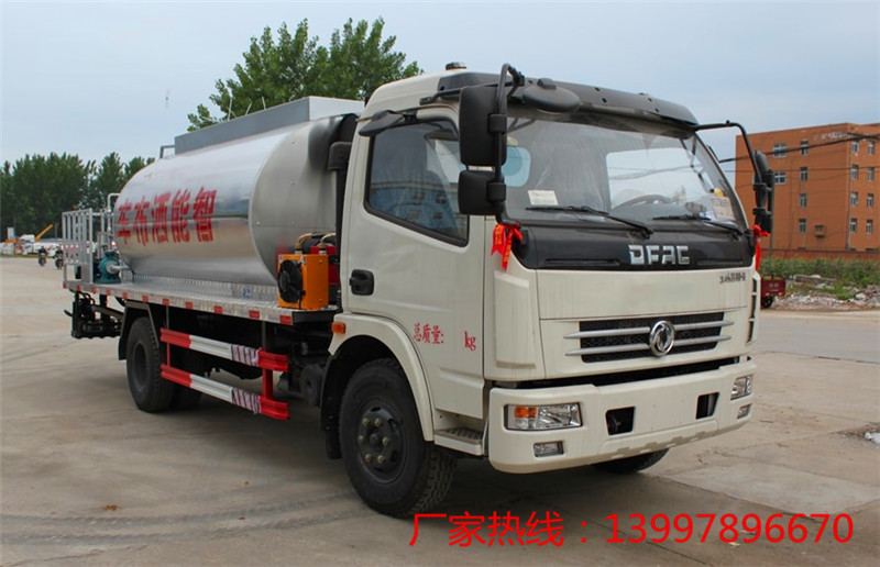 东风6方沥青洒布车