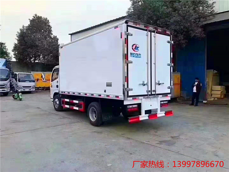 江铃国六4.2米蓝牌冷藏车