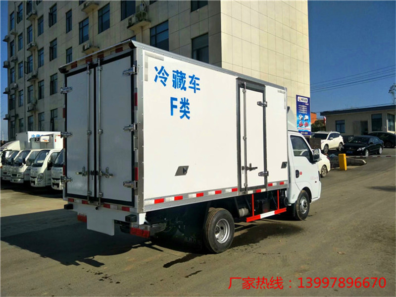 江铃国六4.2米蓝牌冷藏车