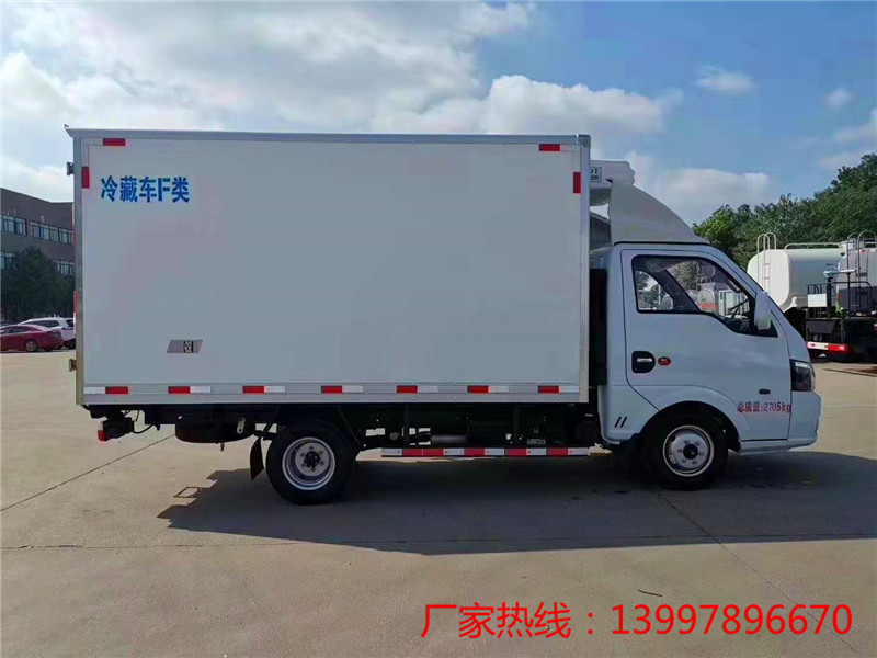 东风途逸国六3.5米蓝牌冷藏车