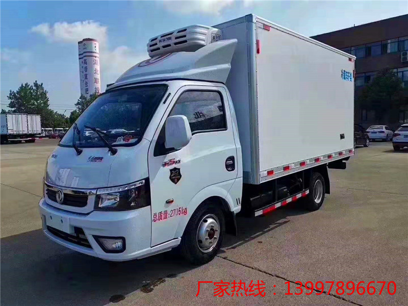 东风途逸国六3.5米蓝牌冷藏车