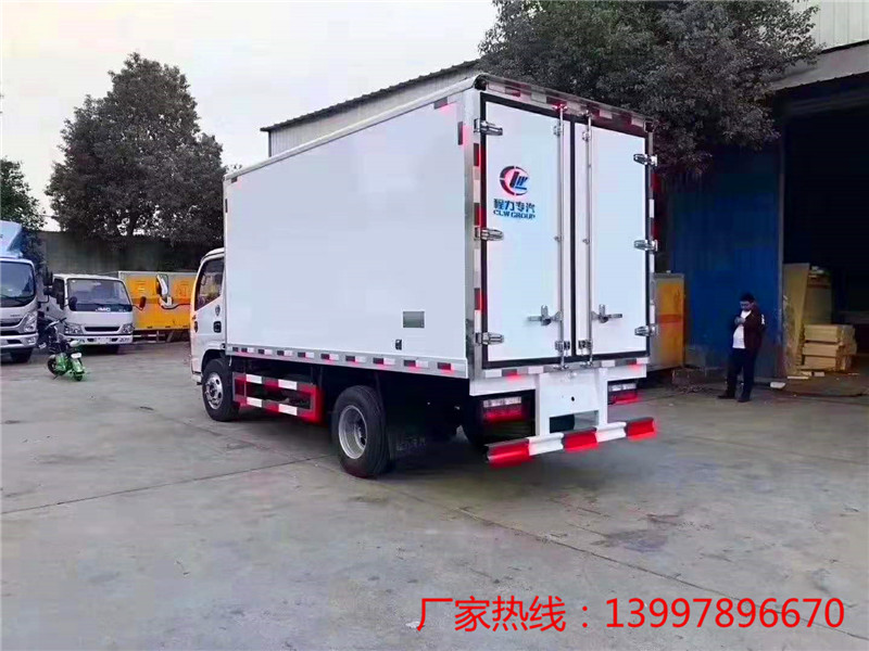 东风多利卡国六4.2米蓝牌冷藏车