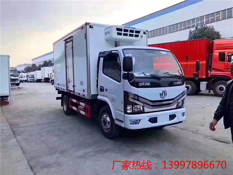 东风多利卡国六4.2米蓝牌冷藏车