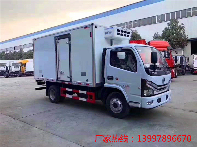 东风多利卡国六4.2米蓝牌冷藏车