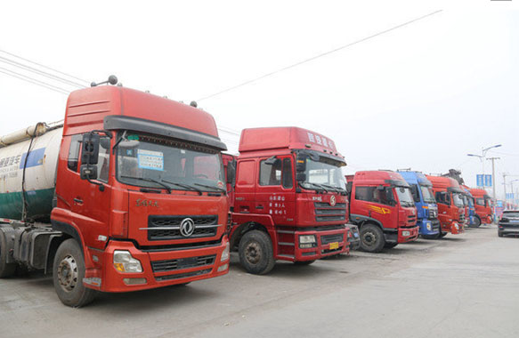 散装饲料车：购买二手车再也不用担心了，《二手中型、重型载货车鉴定评估规范》出台