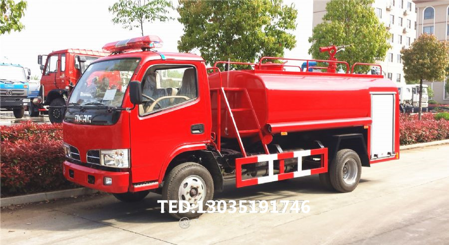 东风小多利卡4吨消防洒水车