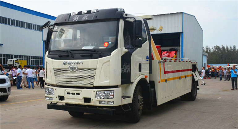 解放8吨拖吊连体清障车