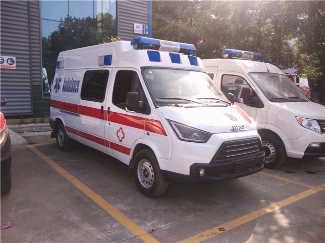 江铃特顺长轴救护车
